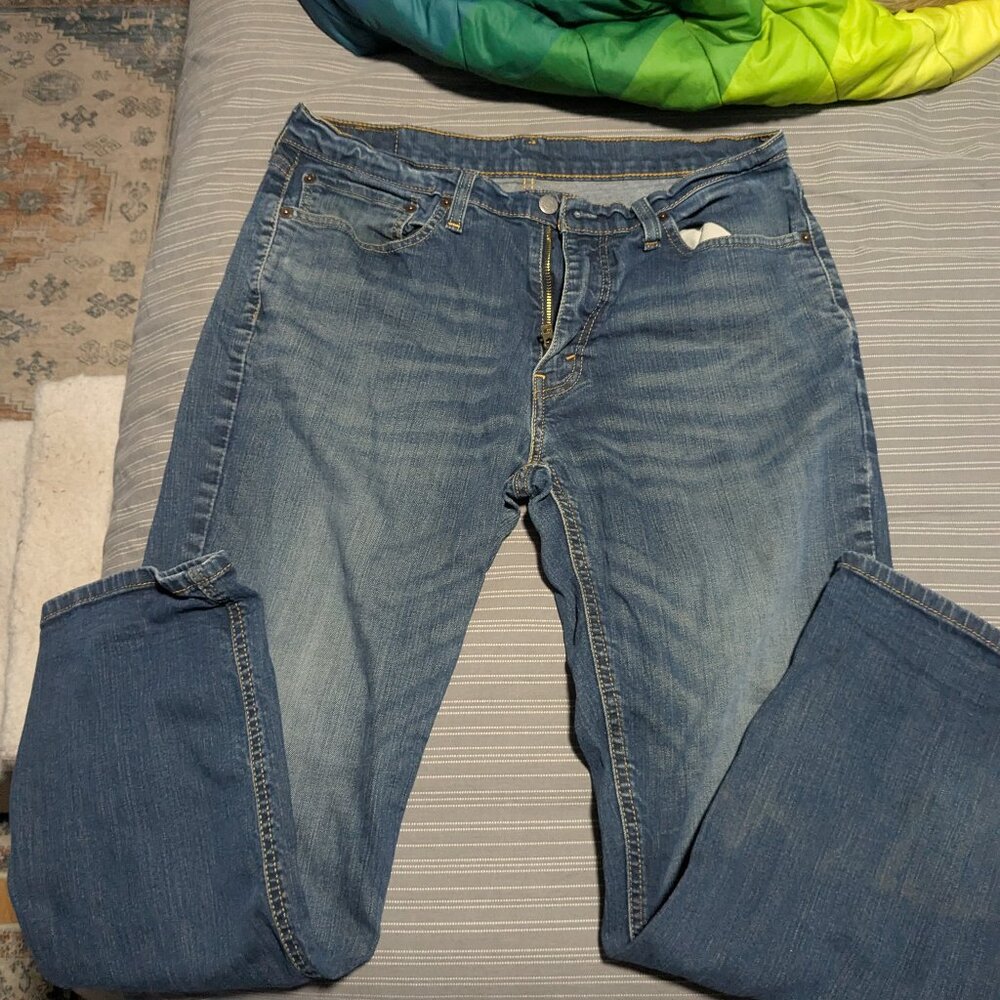 Levis 541